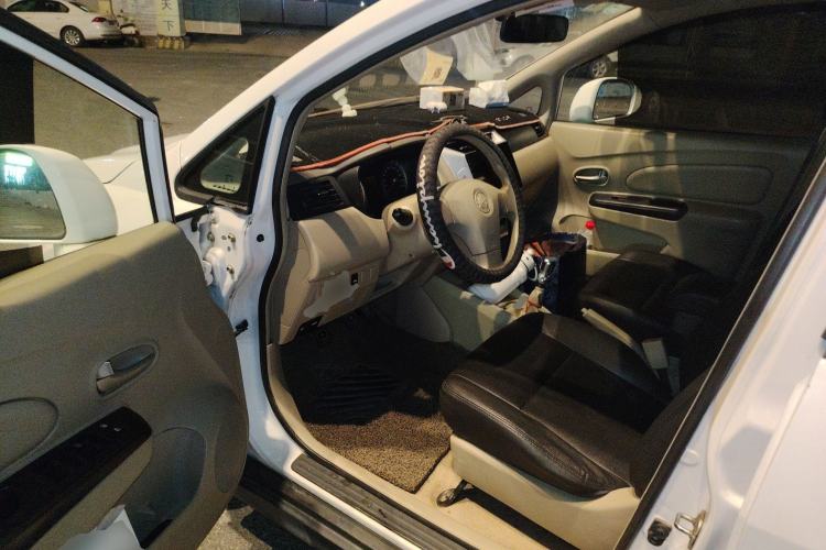 Used Venucia D50 2012 1.6L Manual Comfort Edition