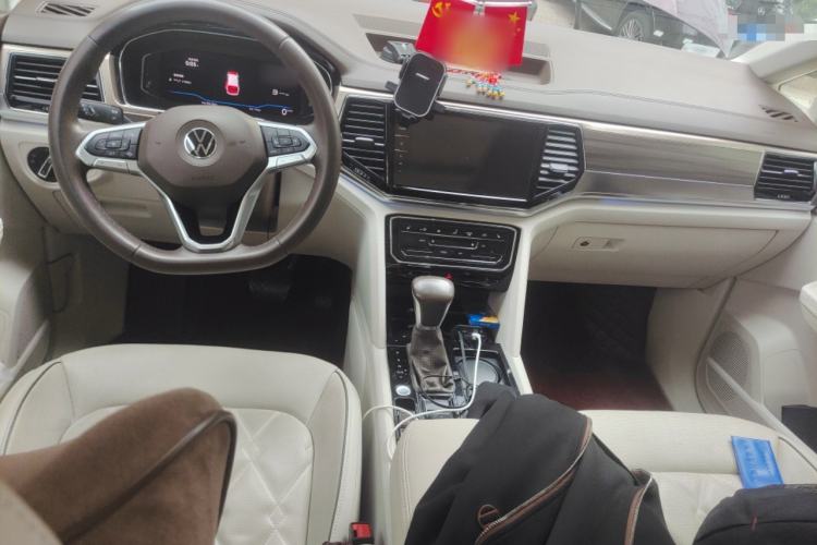 Used Volkswagen Viloran 2020 380TSI Prestige Edition Center Console