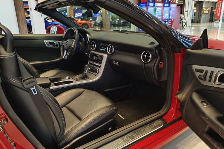 Used Mercedes-Benz SLK-Class 2011 SLK 200 Fashion Model
