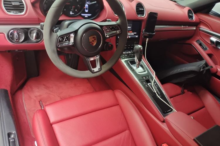 Used Porsche 718 2022 Boxster 2.0T Center Console