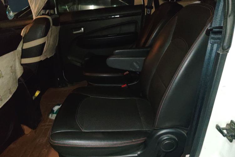 Used Dongfeng Fengon 360 2015 1.3T Diesel Manual Luxury 7-Seater
