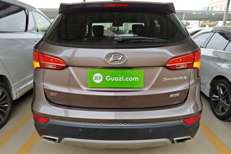 Used Hyundai Santa Fe 2013 2.4L Automatic Two-Wheel Drive Smart Version Rear