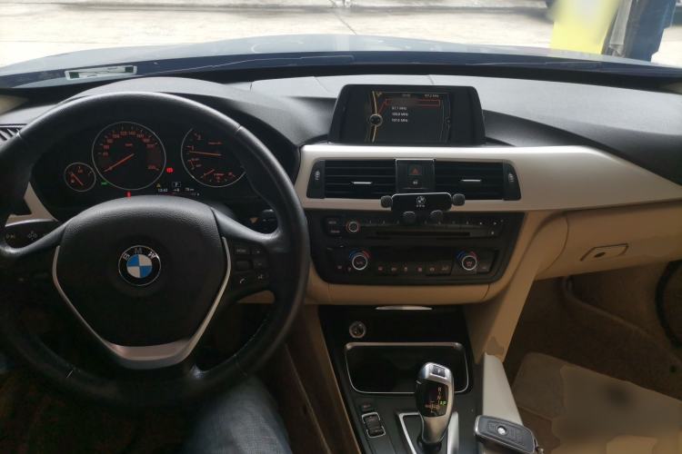 Used BMW 3 Series GT 2013 320i Leading Model
