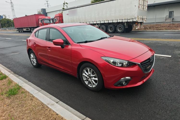 Used Mazda Mazda 3 Axela 2016 Hatchback 1.5L Automatic Luxury Model