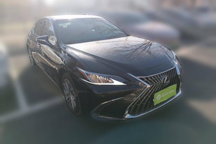 Used Lexus ES 2024 200 Premium Edition Front Right 45 Deg
