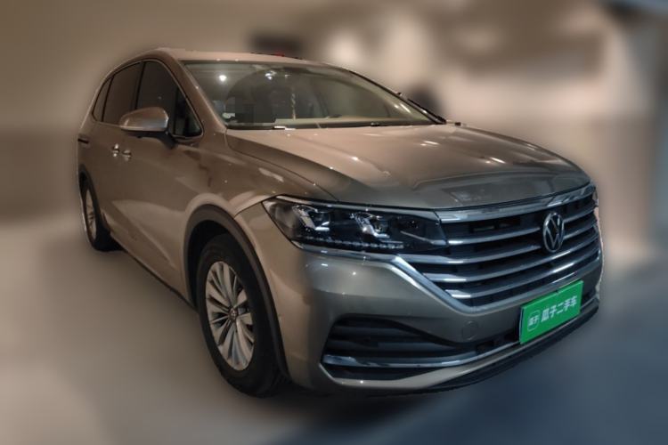 Used Volkswagen Viloran 2020 330TSI Business Edition Front Right 45 Deg