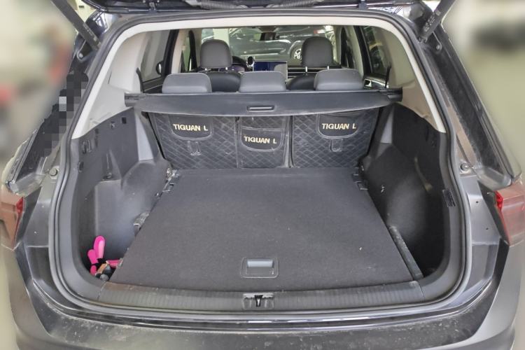 Used Volkswagen Tiguan L 2023 Restyled 330TSI Automatic Two-Wheel Drive R-Line Enhanced Comfort Version Trunk