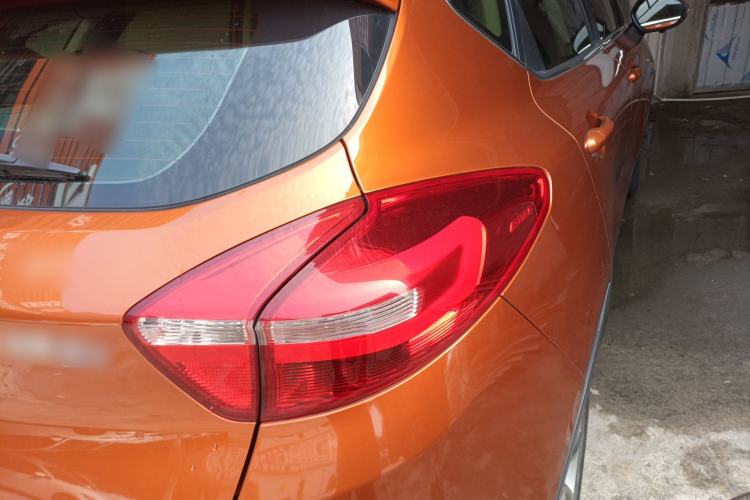 Used Geely Auto Emgrand GS 2016 Elegant Edition 1.3T Automatic LingShang Model Right Rear Taillight