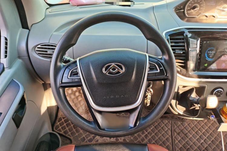 Used SAIC MAXUS Xintu V80 2019 2.5T Classic Edition 6-Speed Manual – Aoyuntong Modified Version Short Wheelbase Mid-Height Roof 5/6 Seats
