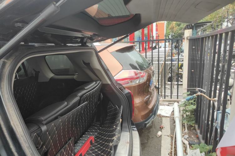 Used GAC Trumpchi GS8 2017 320T Two-Wheel Drive Luxury Smart Connectivity Version (7 Seats) Trunk