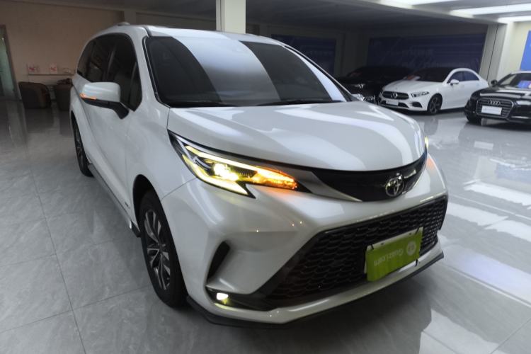 Used Toyota Granvia 2024 2.5L Hybrid Luxury Edition