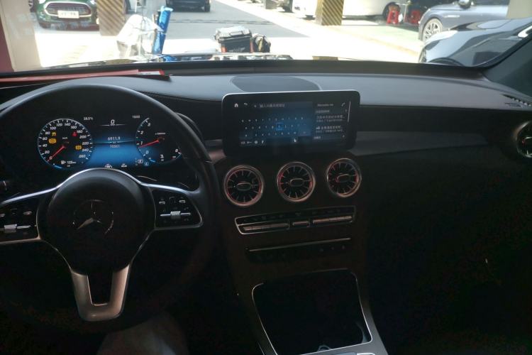 Used Mercedes-Benz GLC 2021 GLC 300 L 4MATIC Dynamic Model Center Console