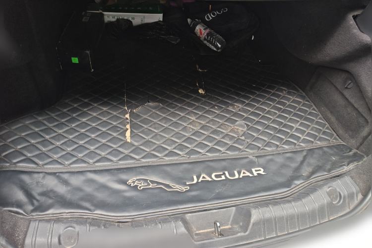 Used Jaguar XFL 2019 XFL 2.0T 250 PS Two-Wheel-Drive Luxury Edition Trunk