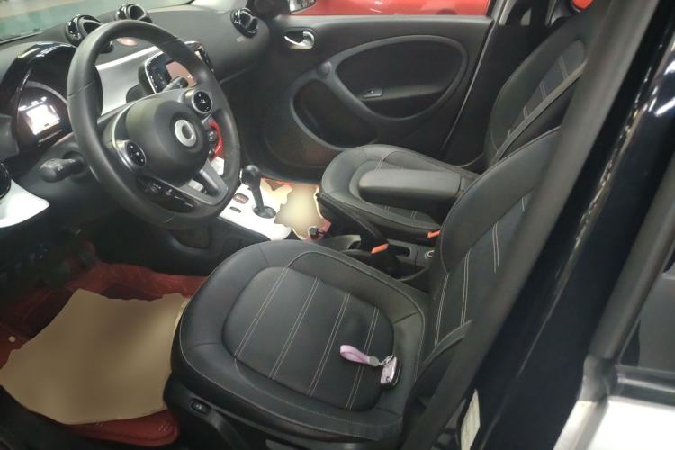 Used smart forfour 2016 0.9T 66 kW Pioneer Edition