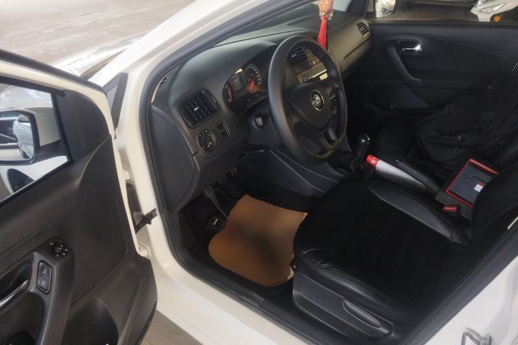 Used Volkswagen Polo 2016 1.4L Manual Fashion Model