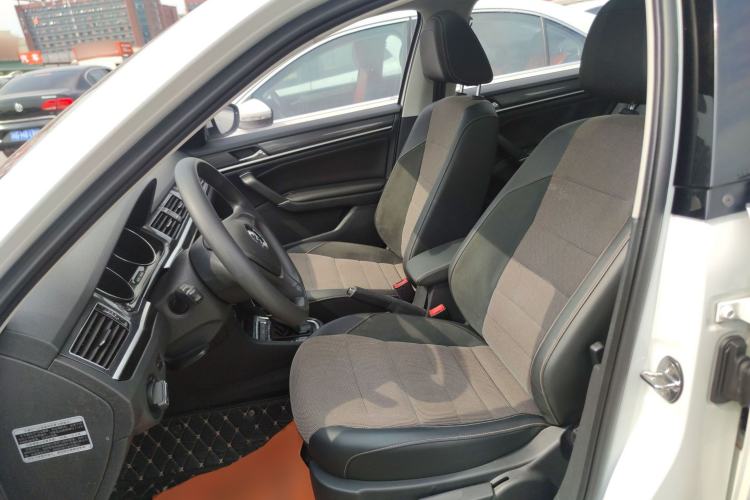 Used Volkswagen C-TREK 2017 230TSI DSG Comfort Version
