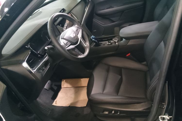 Used Cadillac XT5 2022 2.0T Two-Wheel Drive Luxury Version Left Front Seat