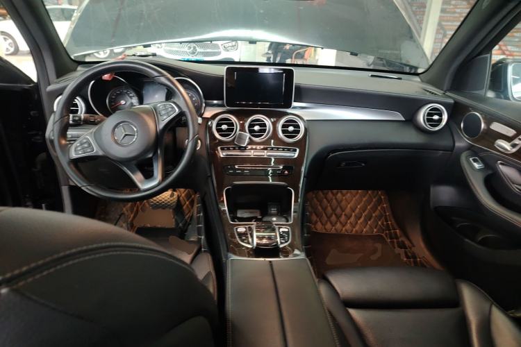 Used Mercedes-Benz GLC 2019 GLC 260 L 4MATIC Luxury Model