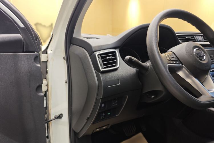 Used Nissan Qashqai 2022 2.0L CVT XV Smart Enjoyment Version
