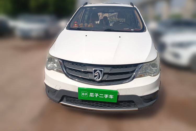 Used Baojun 730 2014 1.5L manual standard trim 7 seats