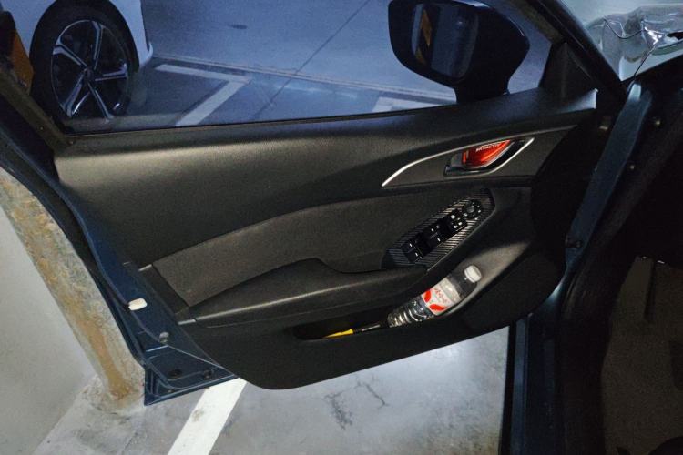 Used Mazda 3 Axela 2019 Cloud-Controlled Version Hatchback 1.5L Automatic Luxury Model Emission Standard China V Driver Seat