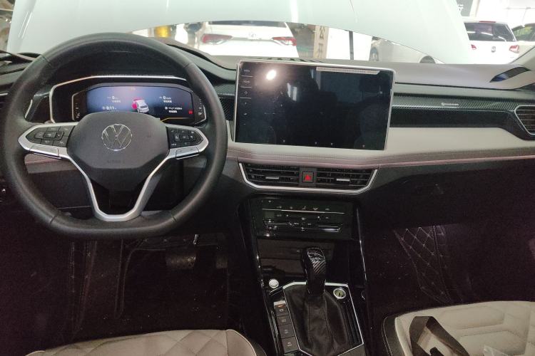 Used Volkswagen Tayron 2024 300TSI Two-Wheel-Drive Luxury Plus Advanced Version
