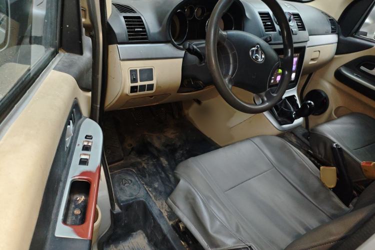 Used CHANGAN KAICHENG Ruixing M90 2017 2.0L Value Edition 6-Seater Hatchback 4G94S