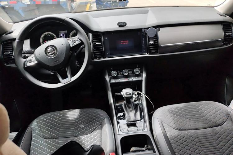 Used Skoda Kodiaq 2018 Facelifted TSI330 5-Seater Two-Wheel-Drive Comfort Edition
