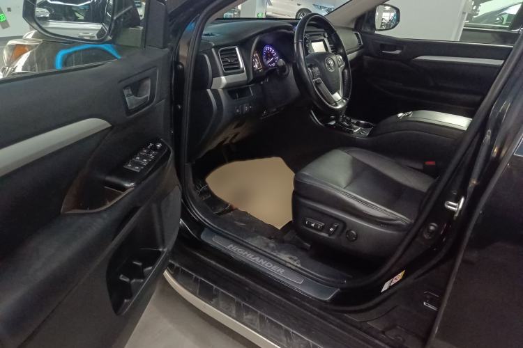 Used Toyota Highlander 2018 2.0T Four-Wheel Drive Luxury Version 7 Seats China VI Standard
