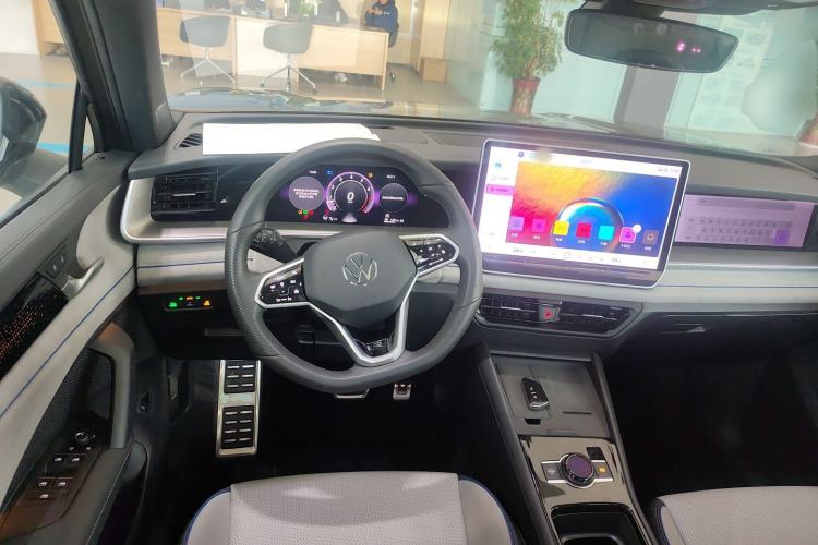 Used Volkswagen Tayron 2025 Tiguan L 380TSI 4Motion Luxury
