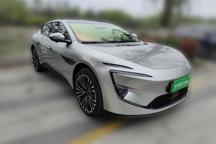 Used Avatr 12 2025 Ultra Extended-Range Edition Front Right 45 Deg