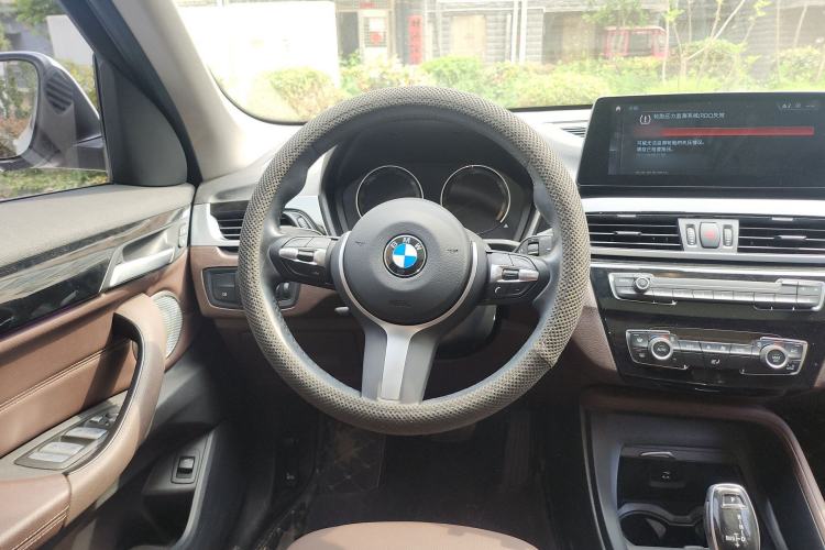 Used BMW X1 2022 sDrive25Li Leading Model Steering Wheel