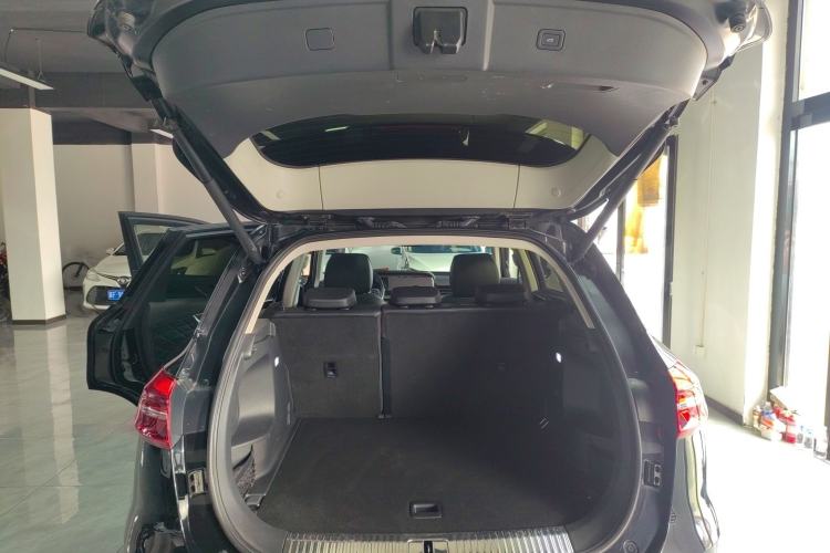 Used Hongqi HS5 2022 Facelifted Version 2.0T Smart Connect Flagship All-Wheel-Drive Edition
