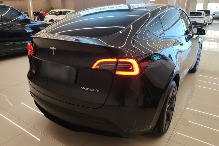 Used Tesla Model Y 2024 Long-Range All-Wheel-Drive Version