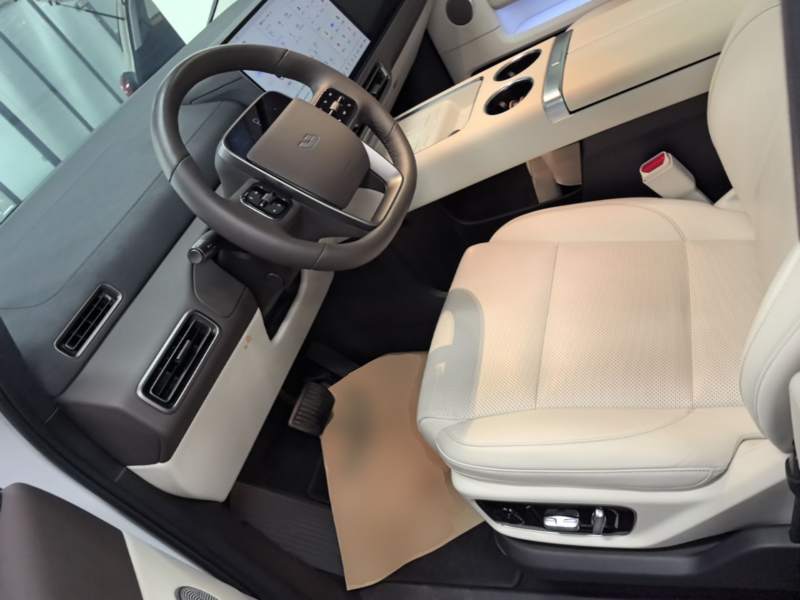 Used Li Auto MEGA 2024 Ultra Model — 14