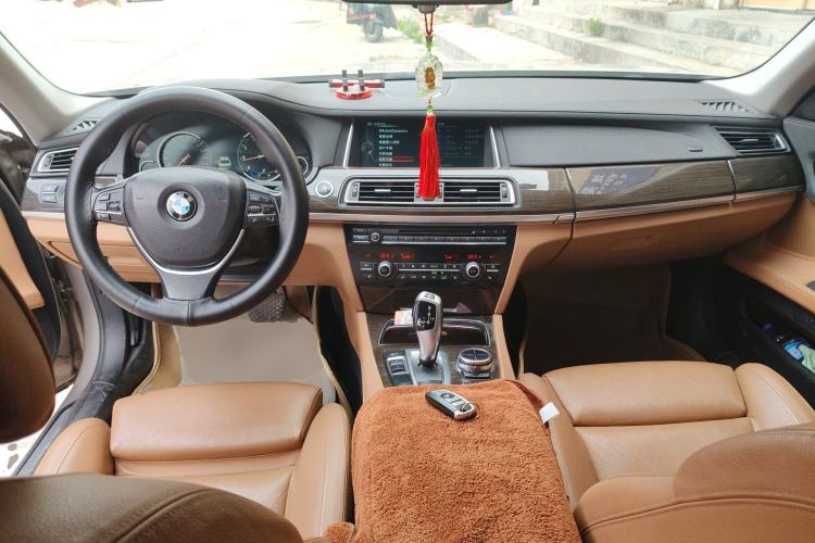 Used BMW 7 Series 2013 730Li Luxury Model Center Console