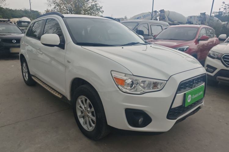 Used Mitsubishi ASX 2013 2.0L CVT Two-Wheel Drive Elite Edition Front Right 45 Deg