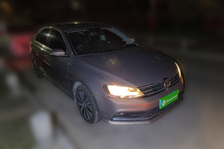 Used Volkswagen Sagitar 2017 230TSI Automatic Comfort Version
