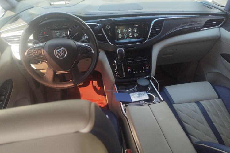 Used Buick GL8 2018 ES 28T Comfort Model China VI Standard Center Console