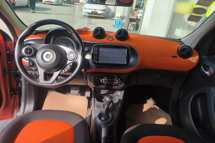 Used smart forfour 2016 1.0L 52 kW Passion Edition
