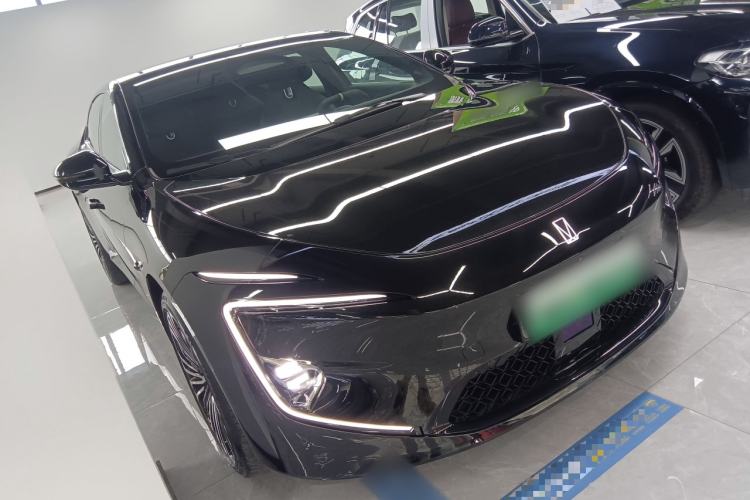 Used Avatr 12 2025 Ultra Extended-Range Edition Front Right 45 Deg