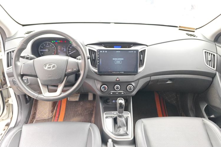 Used Hyundai ix25 2015 1.6L Automatic Two-Wheel Drive Smart GLS Trim Center Console