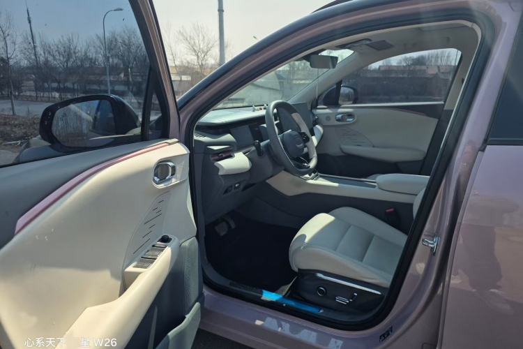 Used Lynk & Co 06 EM-P 2023 EM-P 126 Long-Range Halo Interior 3