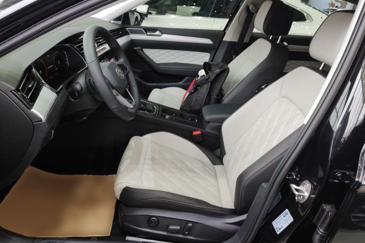 Used Volkswagen Magotan 2023 2 Million Units Commemorative Edition 330TSI DSG Luxury Version
