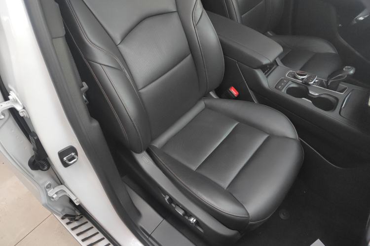 Used Cadillac XT4 2018 28T 4x4 Platinum Sport Edition
