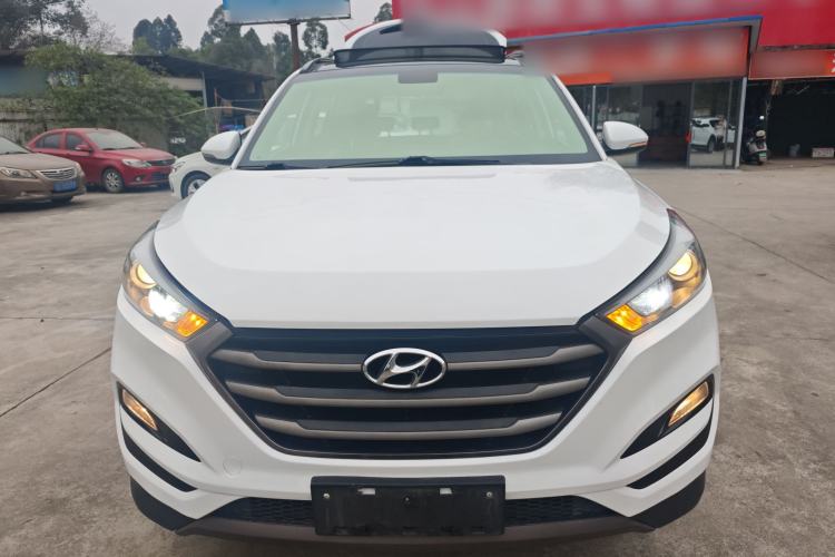 Used Hyundai Tucson 2015 2.0L Automatic Two-Wheel Drive Smart Version
