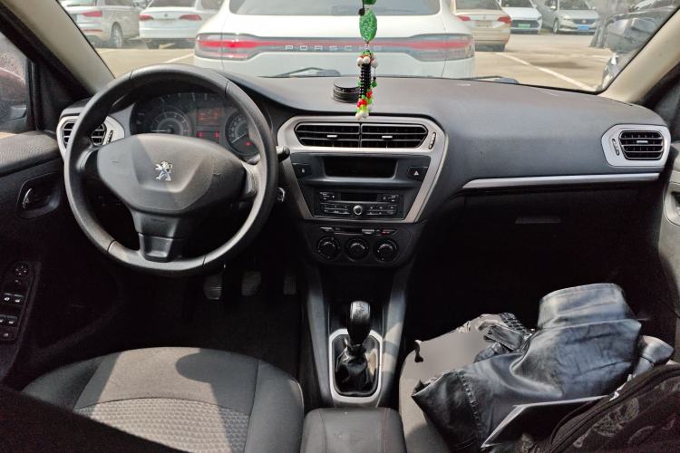 Used Peugeot 301 2016 1.6L Manual Comfort Edition Center Console