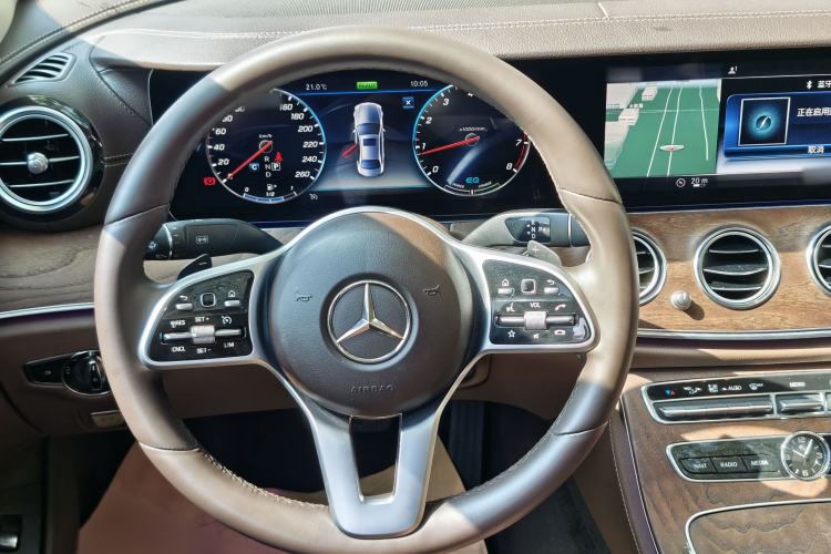 Used Mercedes-Benz E-Class 2019 E 260 L Interior 7