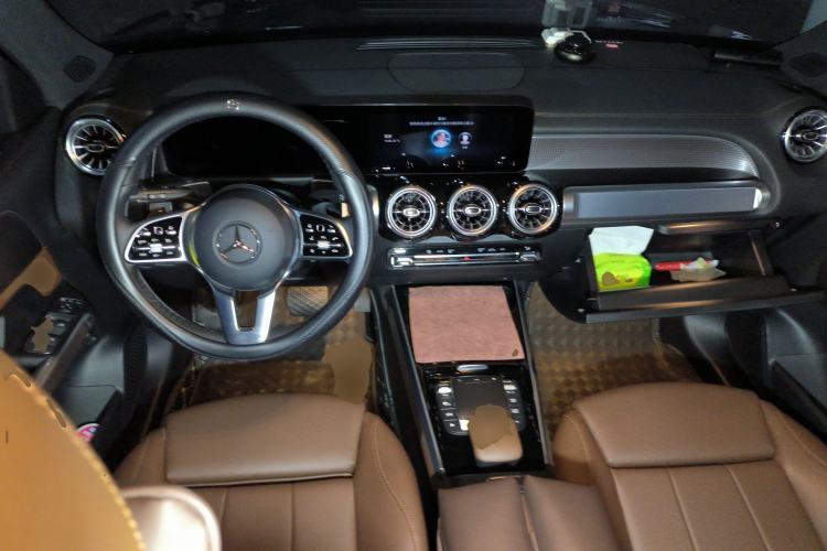 Used Mercedes-Benz GLB 2021 GLB 200 Dynamic Edition Center Console