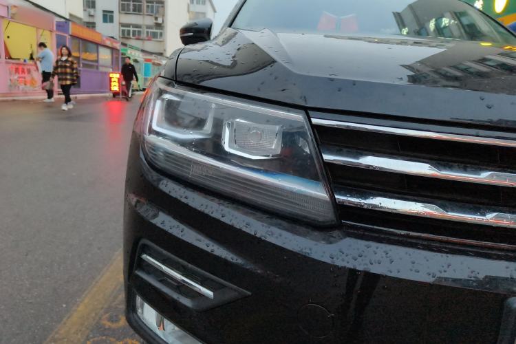 Used Volkswagen Tiguan L 2018 330TSI Automatic Two-Wheel Drive Luxury Edition Right Front Headlight